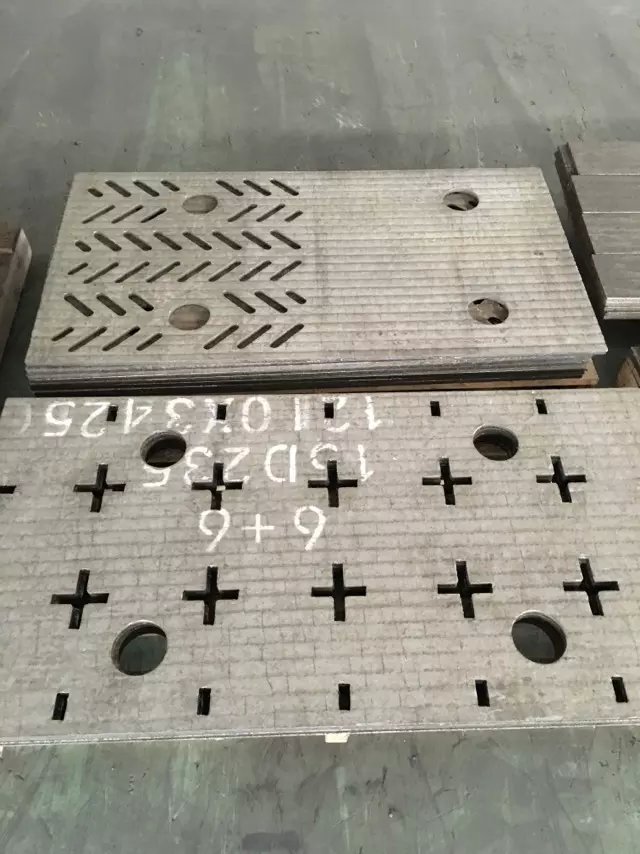 切割后的雙金屬?gòu)?fù)合耐磨鋼板 切割后的雙金屬?gòu)?fù)合耐磨鋼板